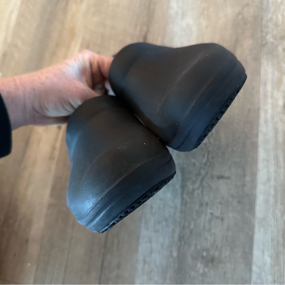 Crocs Neria Pro II Slip Resistant Work Clog - Picture 6 of 10